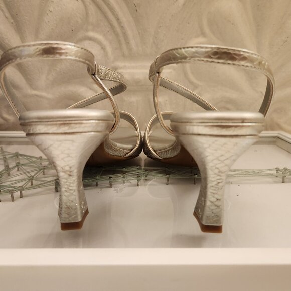 Naturalizer Silver "Kieran" Heeled Sandals. NIB. Size 8 Wide - Picture 6 of 10